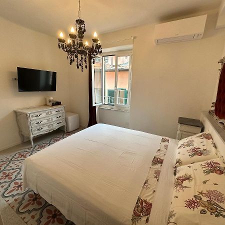 Bed and Breakfast Elegante Stanza Rossa Mottino23 Lerici Zewnętrze zdjęcie