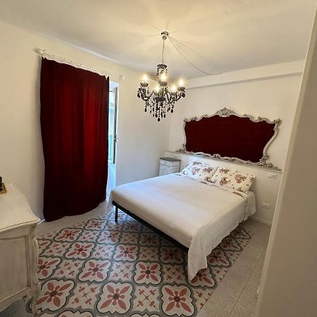 Bed and Breakfast Elegante Stanza Rossa Mottino23 Lerici Zewnętrze zdjęcie